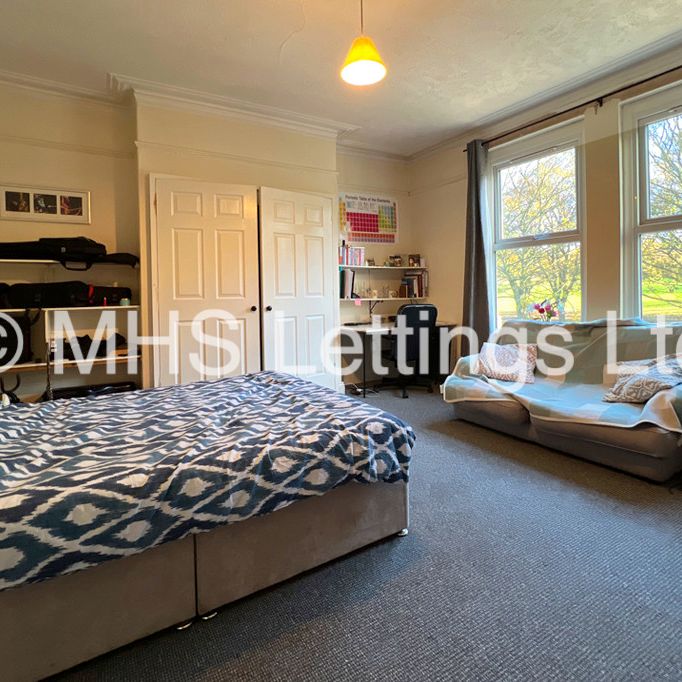 8 Bedroom Mid Terraced House for rent in Hyde Park Road - Photo 1