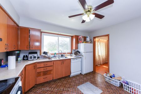 For Lease - 769 Stone Road, Guelph, Ontario - Photo 2