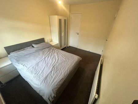 Crescent Grove, Prestwich, M25 - Photo 4