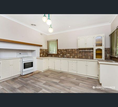 122 Neale Street, Flora Hill, Vic 3550 - Photo 4