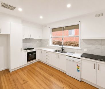 BILLS INCLUDED � Gas, Electricity & Water | Spacious 3-Bedroom Fami... - Photo 4