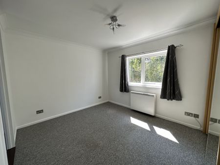 Canford Heath, Thorncombe Close, BH17 9EG, Poole - Photo 5