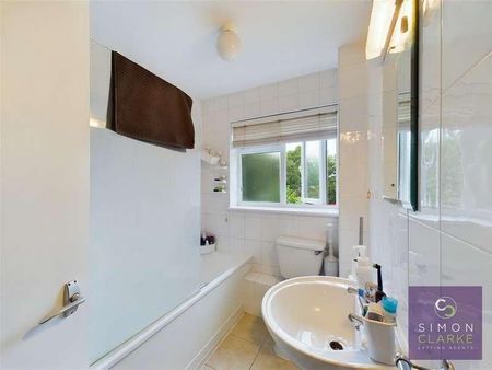 Cameron Close, Whetstone, - Pet Friendly, N20 - Photo 2