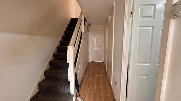 3 bedroom terraced house to rent - Photo 1