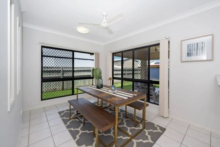 Comfortable Family Living - Photo 4