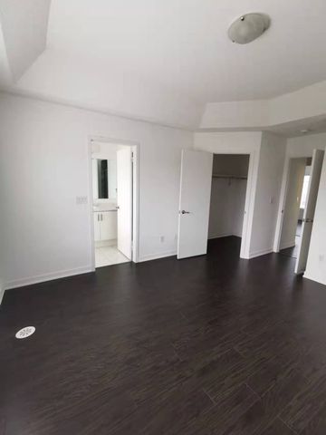 For Lease - 209 Harding Park Street, Newmarket, Ontario - Photo 4