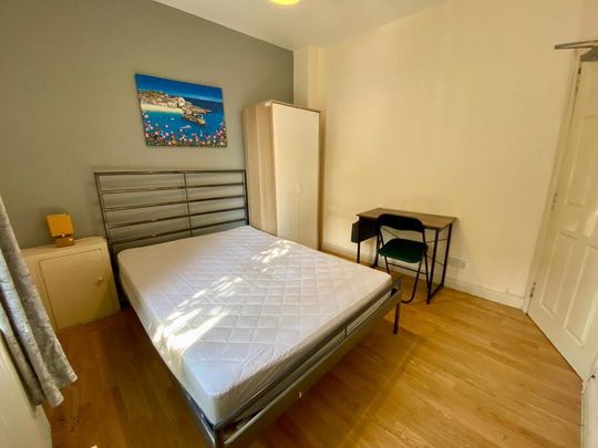 Donegall Road, Room1, All Utility Bills Included, Belfast, BT12 5NB - Photo 1