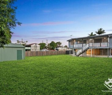 Timber Floored Three Bedroom House In Quiet Street - Photo 4