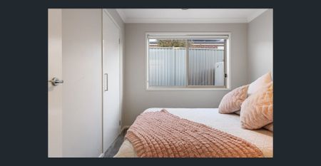 STYLISH AND SPACIOUS HOME IN PEACEFUL COURT LOCATION - Photo 4