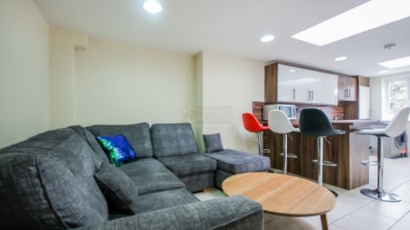 260 Tiverton Road - Photo 2