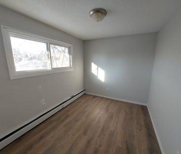 2 Bedroom Main Floor in Glendale! - Photo 5