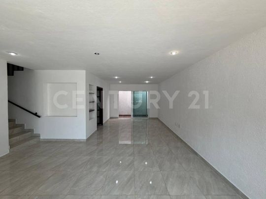 Renta de Casa en Milenio III - Photo 1