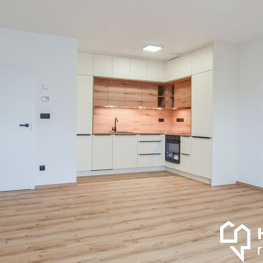 Pronájem bytu 2+kk 62 m² - Fotografie 1