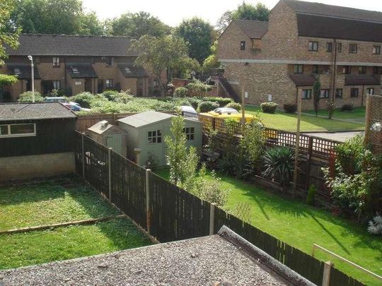 Uxbridge Road (first Floor Studio Flat), Hanwell, West Ealing, W7 - Photo 1