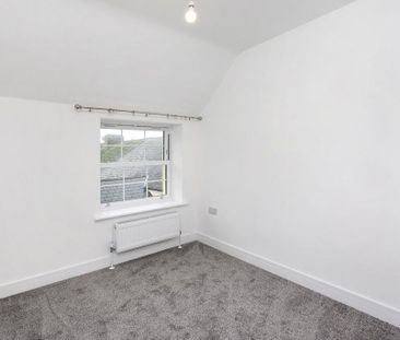 4 bedroom semi-detached house to rent - Photo 3