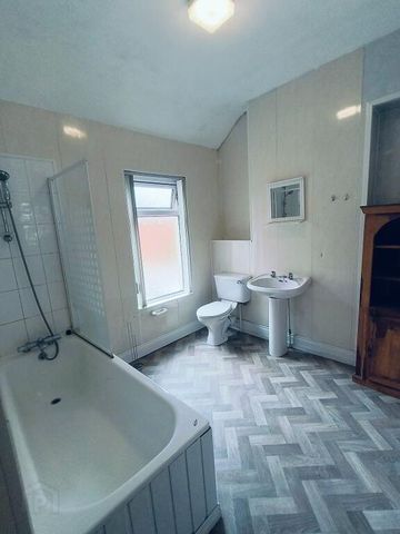 Unit 2, 10 Eglantine Avenue, Belfast, BT9 6DX - Photo 5