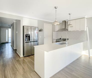 16 Sorrento Drive, Alfredton - Photo 2