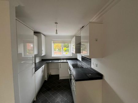 3 bedroom end of terrace house to rent - Photo 4