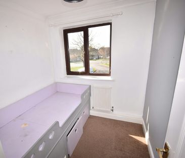 Semi-detached house to rent on - Photo 4
