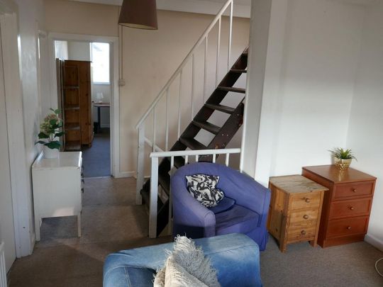 5 bedroom flat to rent - Photo 1