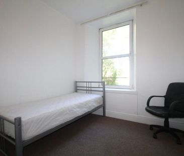 Dundee, Dundee - Photo 2