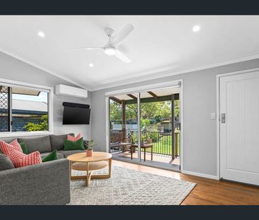 Spacious Dual-Living Family Home on Large Block - Photo 5