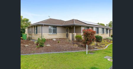 Family Living - Photo 3