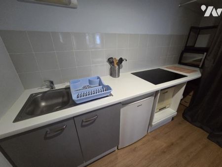 LILLE BIGO DANEL - APPARTEMENT MEUBLE DE TYPE 2 A LOUER AVEC PARKING AERIEN - Photo 5