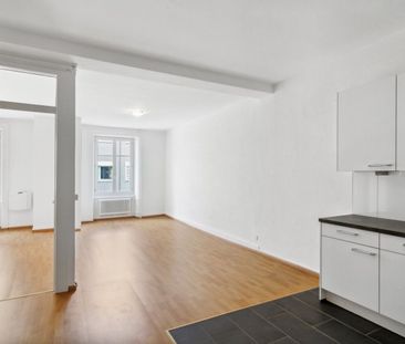 Renovated – bright – central - Photo 2