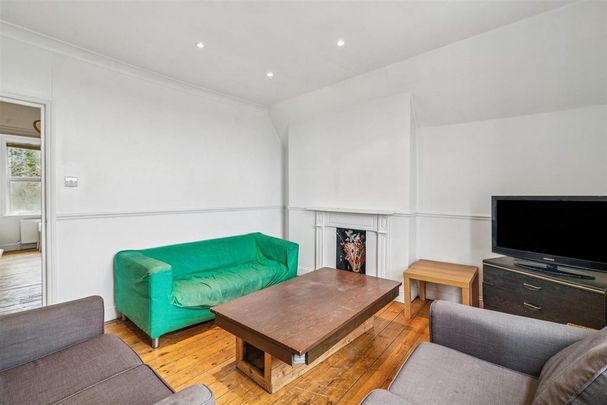 3 bedroom flat to rent - Photo 1