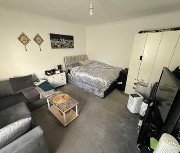 Brybur Close, Reading - Photo 1