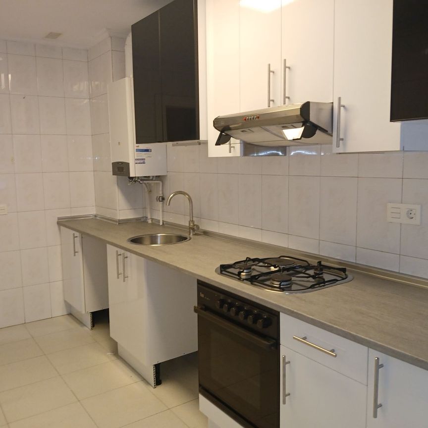 Piso de alquiler en Gijón - Cabrales, 112, Barrio del Centro - Photo 1