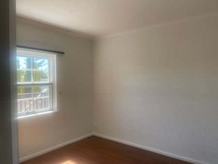 Ideally Located - Short Walk To The Beach! - Photo 5