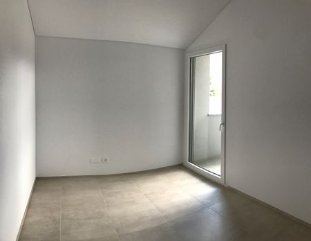 AFFITTASI A LODRINO LUMINOSO APPARTAMENTO DI 3.5 LOCALI - Foto 3