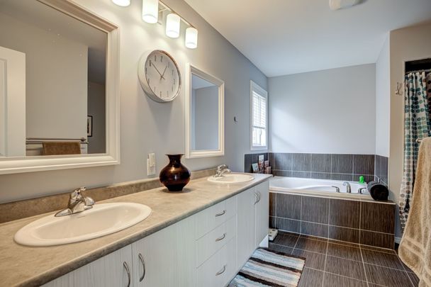 For Lease - 1341 Bardeau Street, Innisfil, Ontario - Photo 1