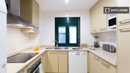 3 room luxury Flat for rent in Barcelona, Spain - Photo 2