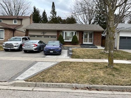 Detached Home For Lease | N8131522 - Photo 3