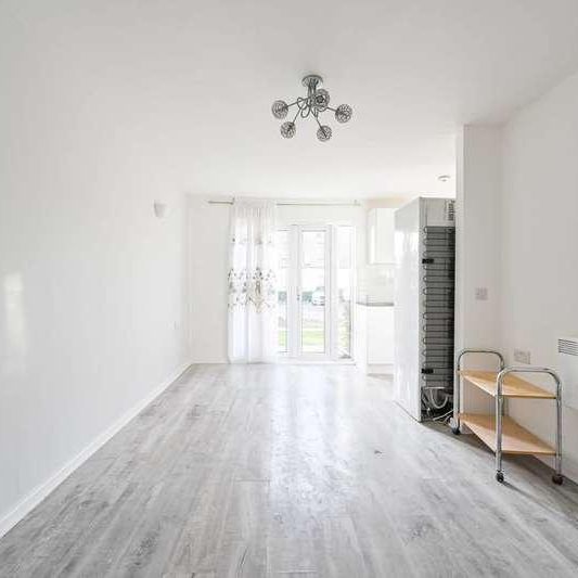 Outlook House, En, Enfield, EN3 - Photo 1