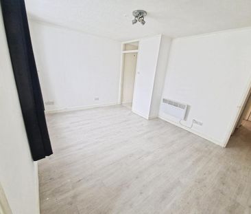 1 bedroom ground floor maisonette to rent - Photo 3