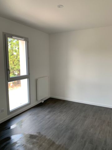 Location Appartement 2 pièces 40m² ST JEAN DE BRAYE 45800 - Photo 2