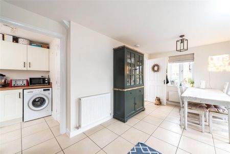 4 bedroom detached house to rent - Photo 5