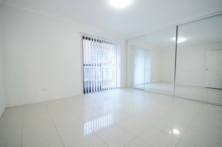 2 Bedroom Townhouse!! - Photo 4