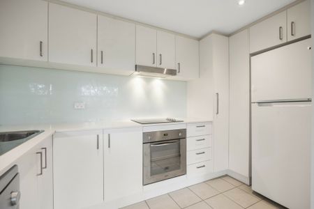 Central And Modern � White Goods Included - Photo 3