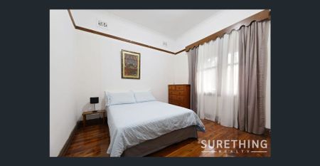 650m to Lidcombe station - Spacious Full Brick House for Lease - Photo 2