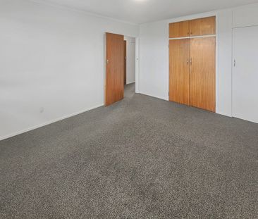 ONE TREE HILL Moana Avenue 3 bedroom recently decorated with double... - Photo 5
