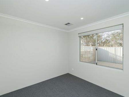 Smell the fresh ocean air! - Photo 5