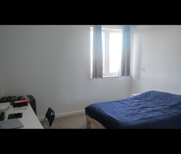 1 Bed Flat, The Halcyon, IG11 - Photo 3
