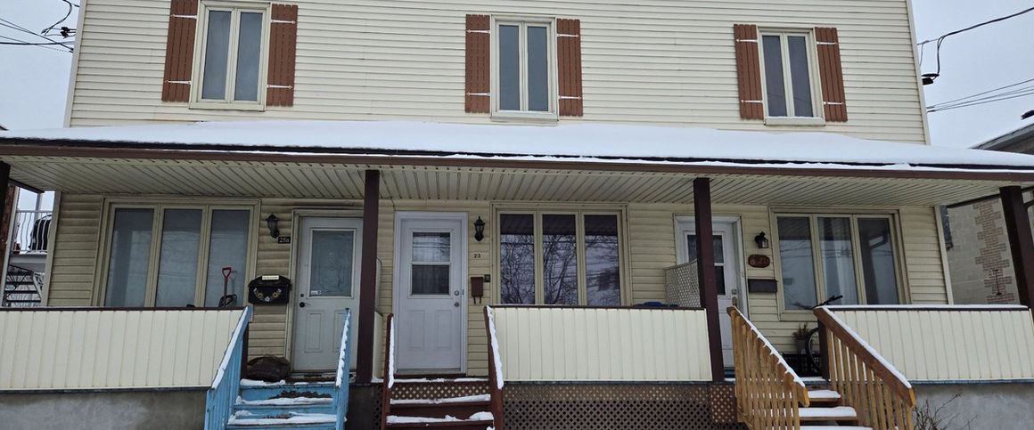 À louer / Maison à étages - Photo 1