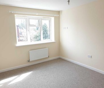 3 bedroom end of terrace house to rent - Photo 1