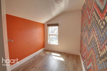 3 bedroom terraced house to rent - Photo 5